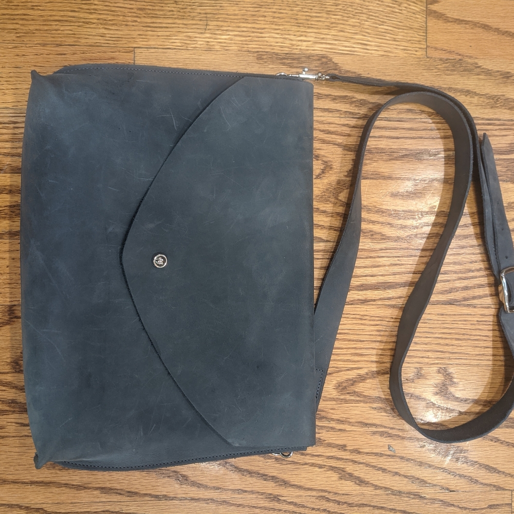 Bubo Handmade Leather Envelope Crossbody Clutch Snap closure